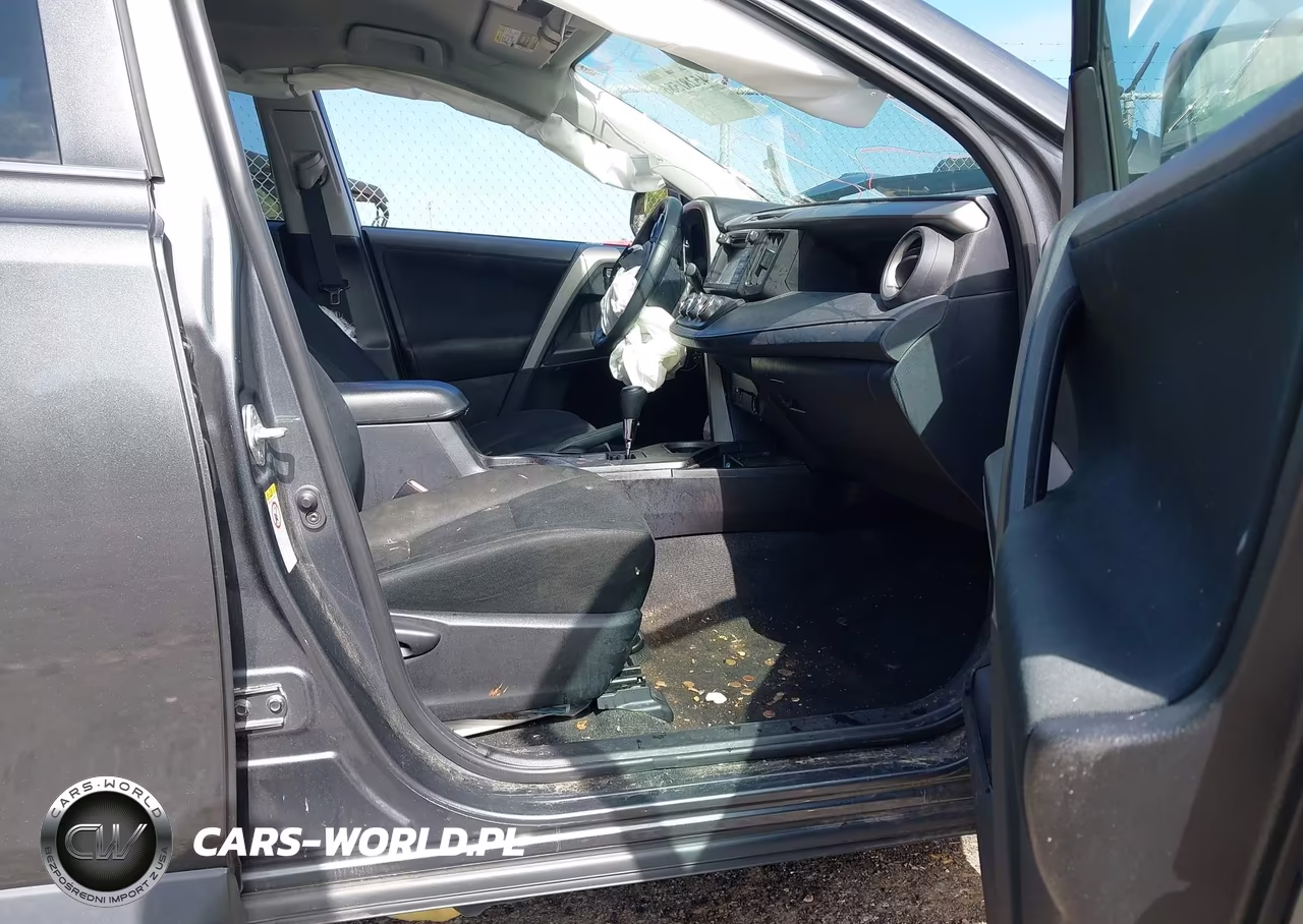 2018 Toyota Rav4 Le VIN:2T3ZFREV4JW459558 - 5