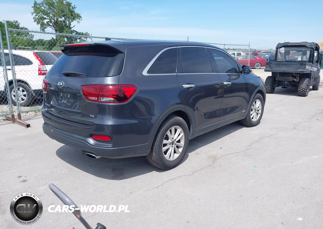 2019 Kia Sorento 3.3L Lx VIN:5XYPGDA57KG553219 - 4