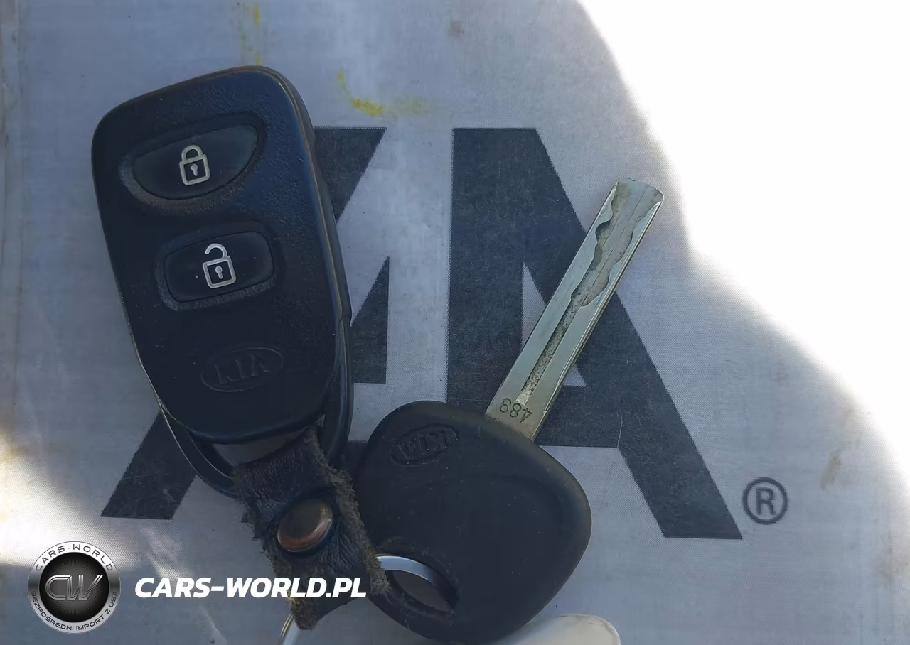 2011 Kia Sorento Lx VIN:5XYKT3A12BG022278 - 11