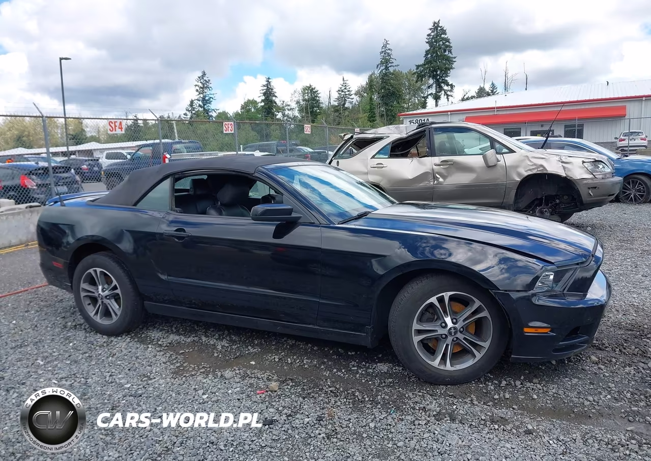 2014 Ford Mustang V6 Premium VIN:1ZVBP8EM1E5265144 - 14