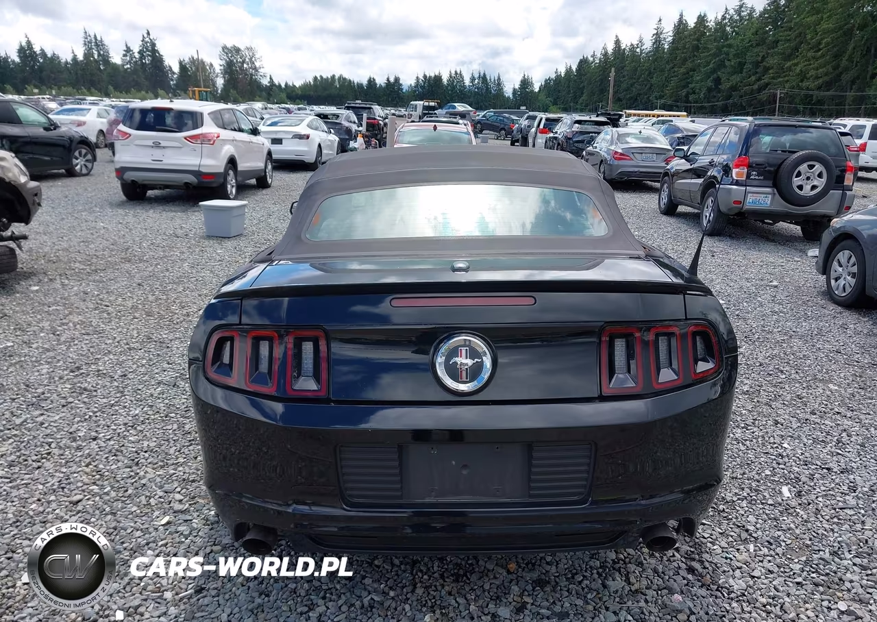 2014 Ford Mustang V6 Premium VIN:1ZVBP8EM1E5265144 - 17