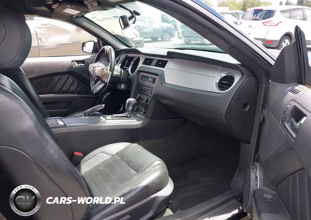 2014 Ford Mustang V6 Premium VIN:1ZVBP8EM1E5265144 - 18