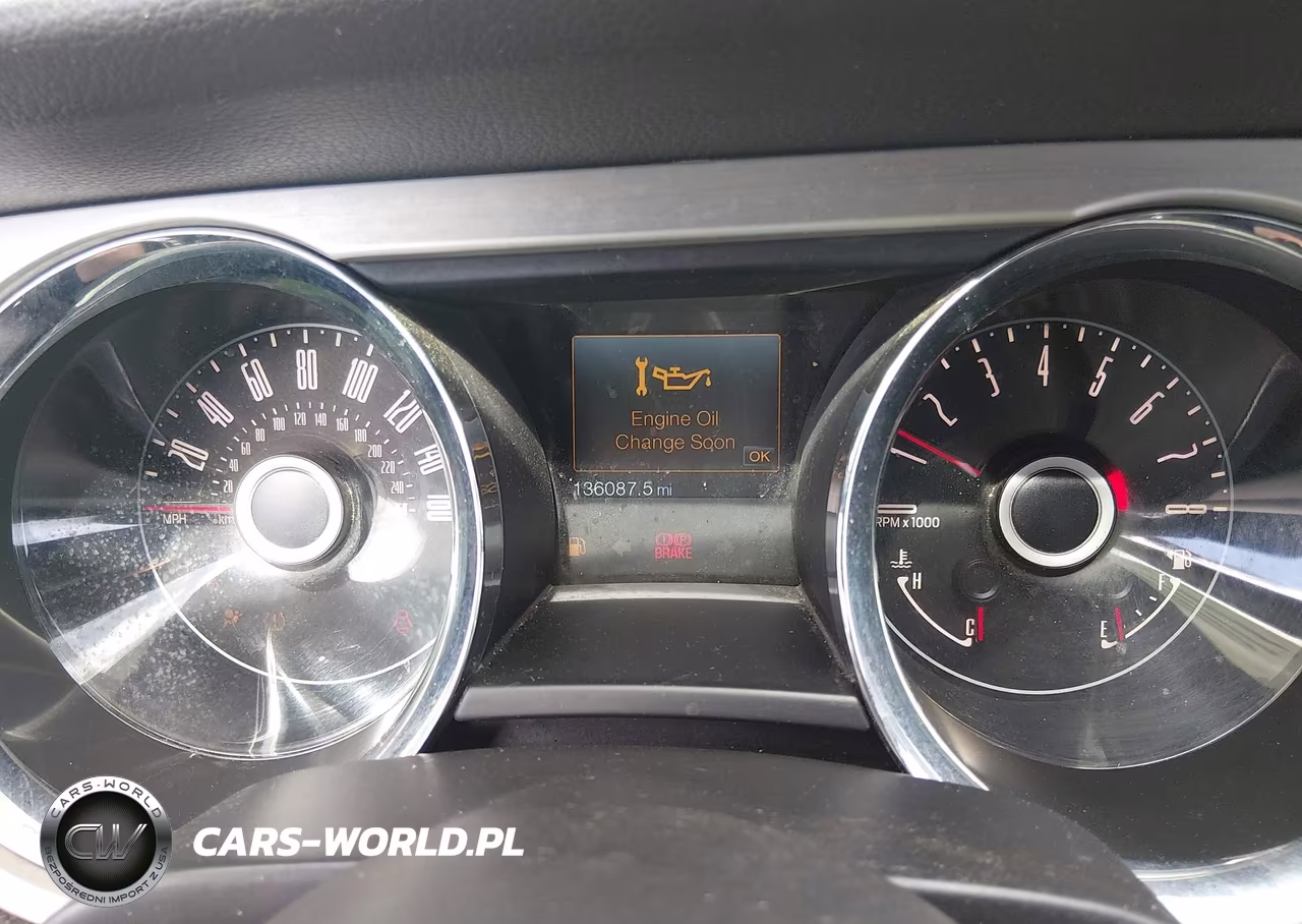 2014 Ford Mustang V6 Premium VIN:1ZVBP8EM1E5265144 - 7