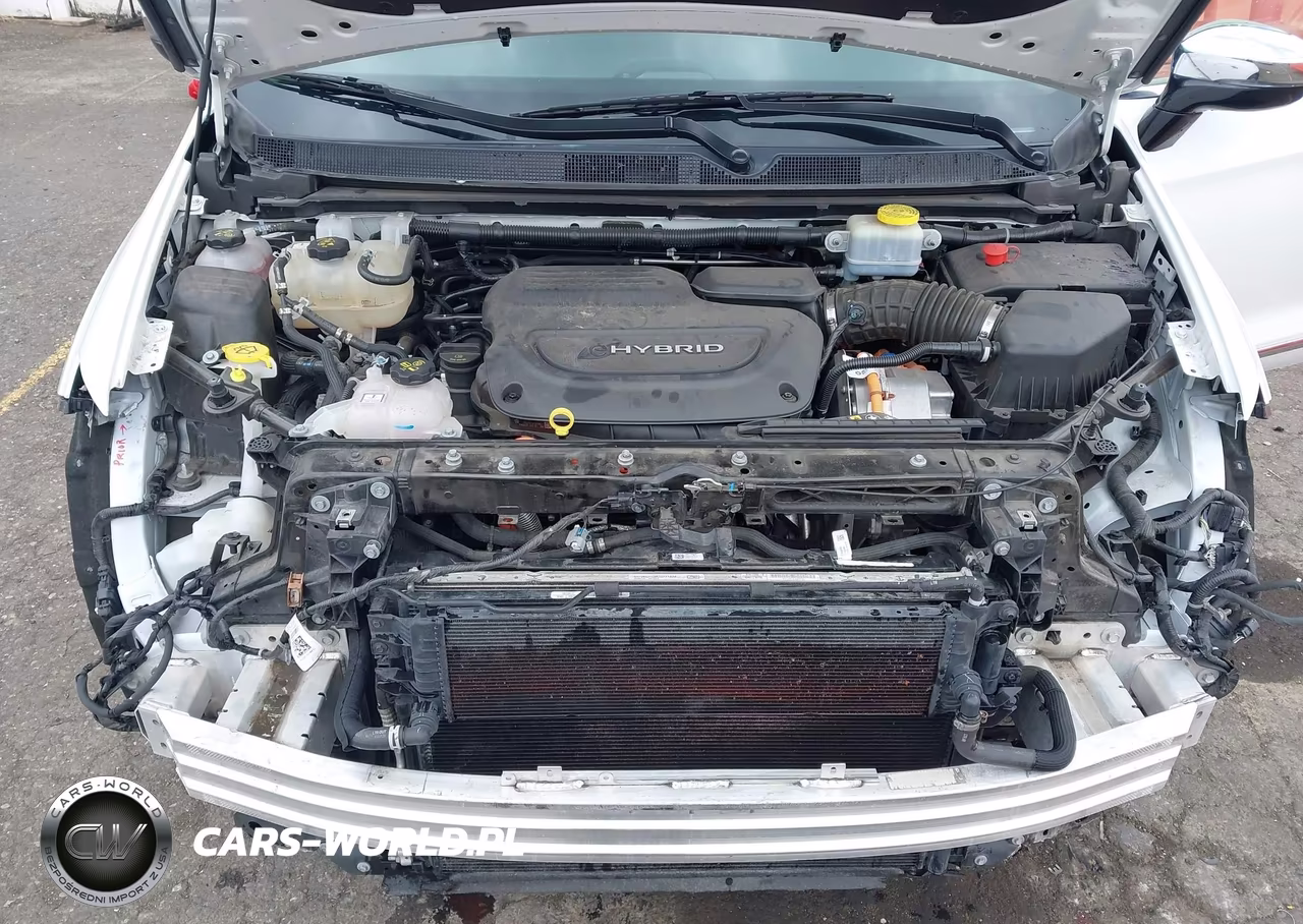 2023 Chrysler Pacifica Hybrid Limited VIN:2C4RC1S72PR542053 - 10