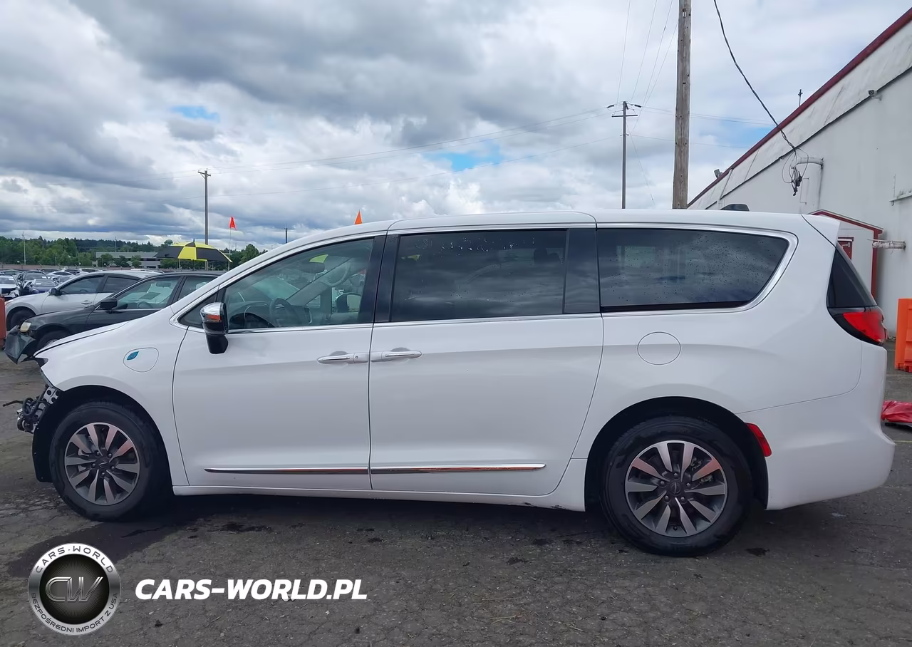 2023 Chrysler Pacifica Hybrid Limited VIN:2C4RC1S72PR542053 - 15