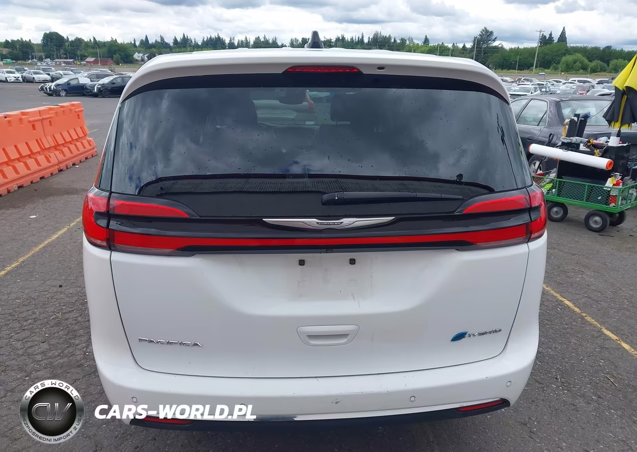 2023 Chrysler Pacifica Hybrid Limited VIN:2C4RC1S72PR542053 - 17
