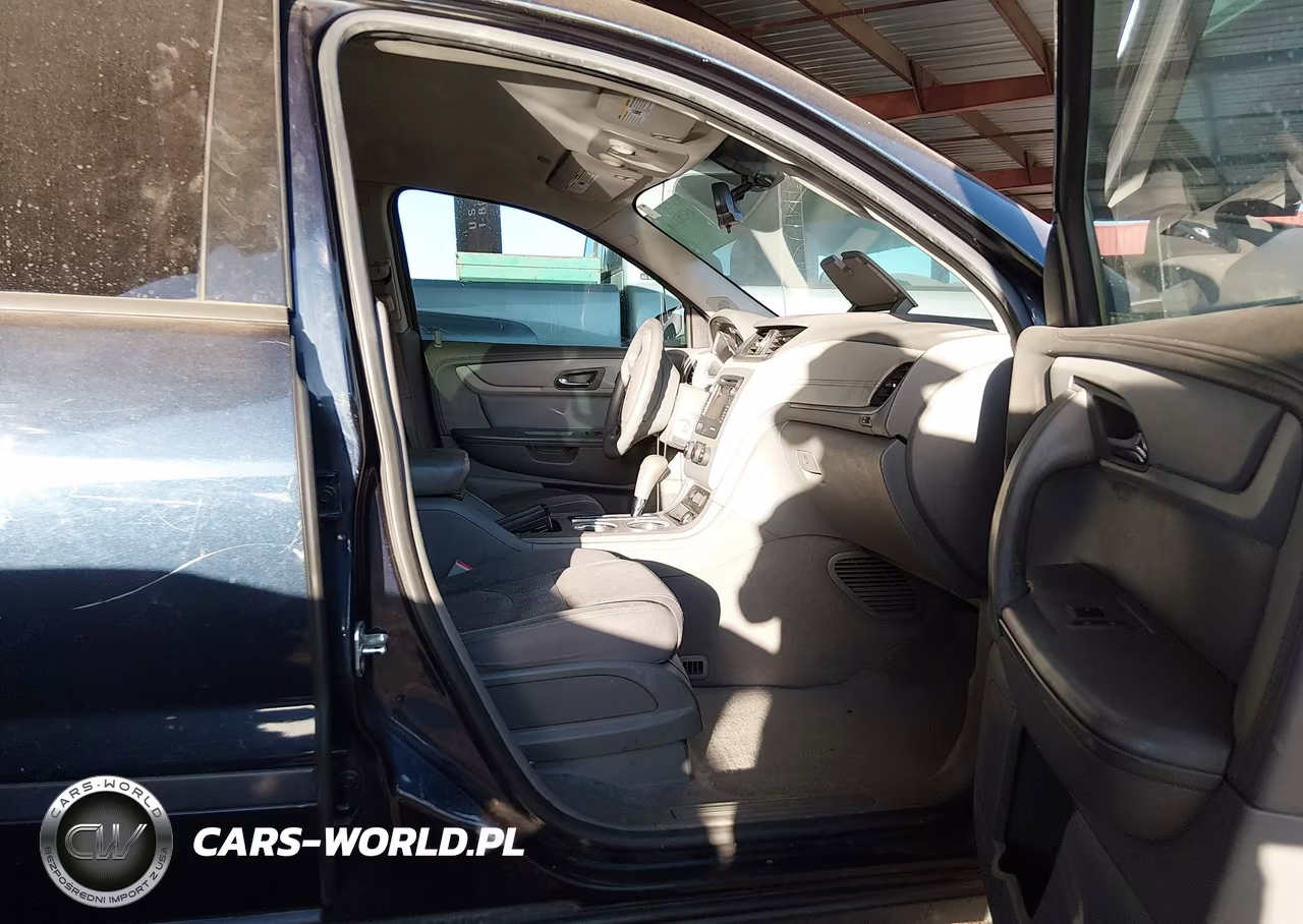 2017 Chevrolet Traverse Ls VIN:1GNKRFED8HJ156944 - 5