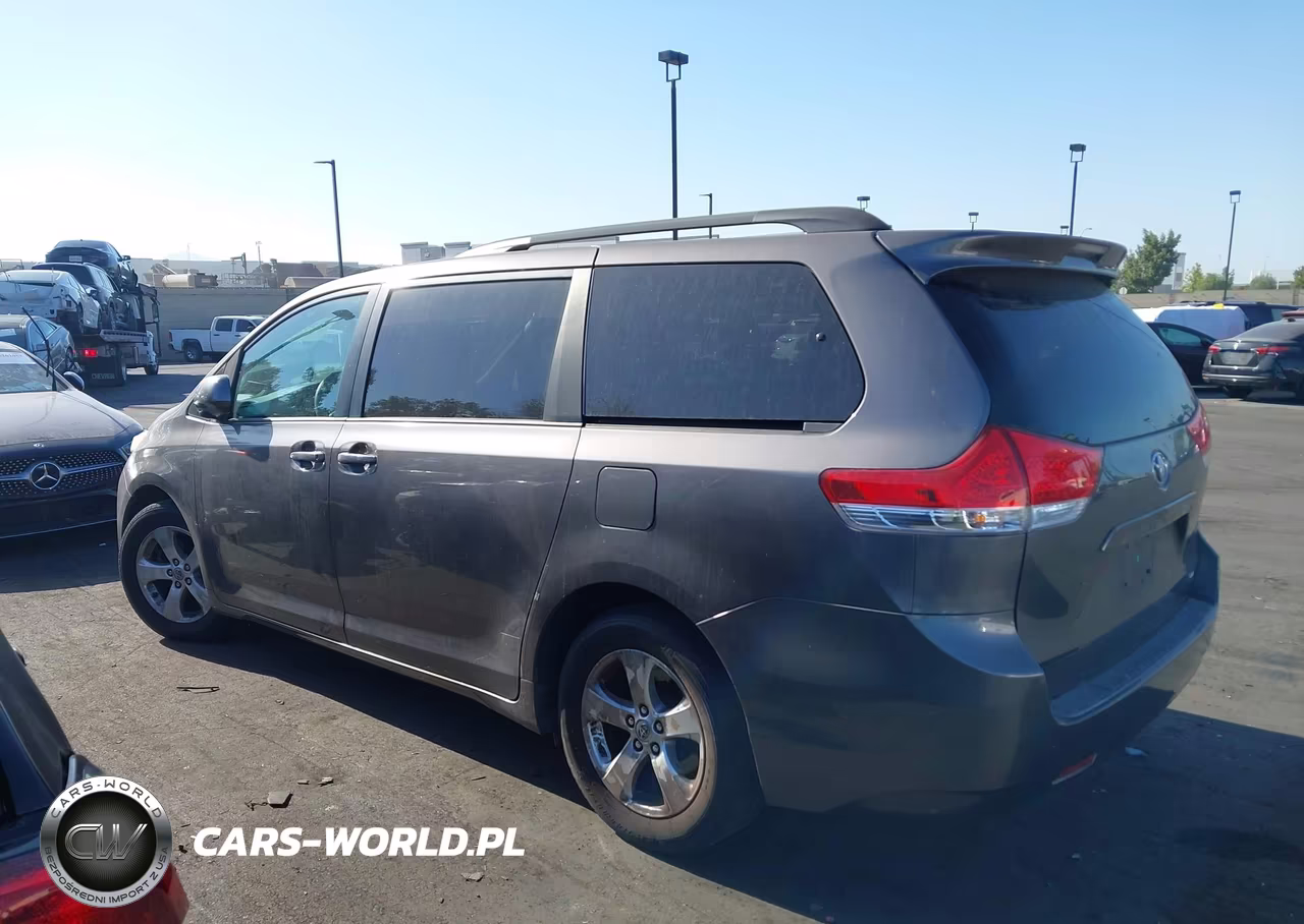 2013 Toyota Sienna Le V6 8 Passenger VIN:5TDKK3DC0DS385393 - 14