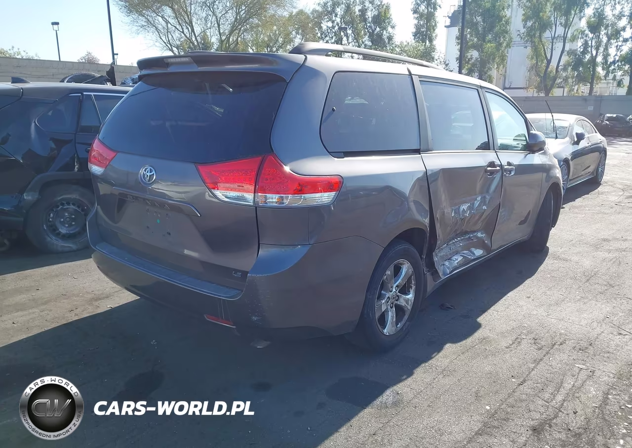 2013 Toyota Sienna Le V6 8 Passenger VIN:5TDKK3DC0DS385393 - 4