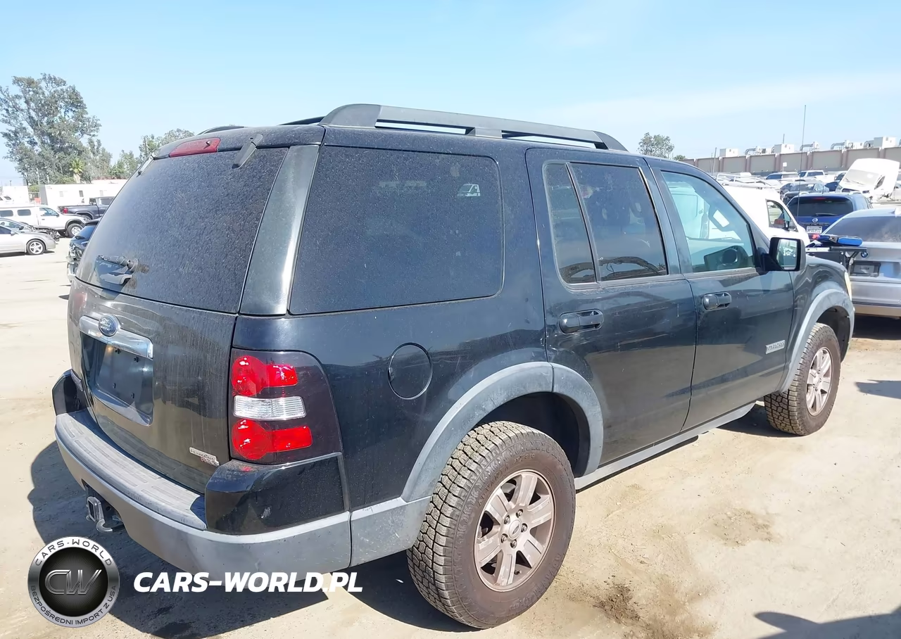 2007 Ford Explorer Xlt VIN:1FMEU63E97UA72981 - 4