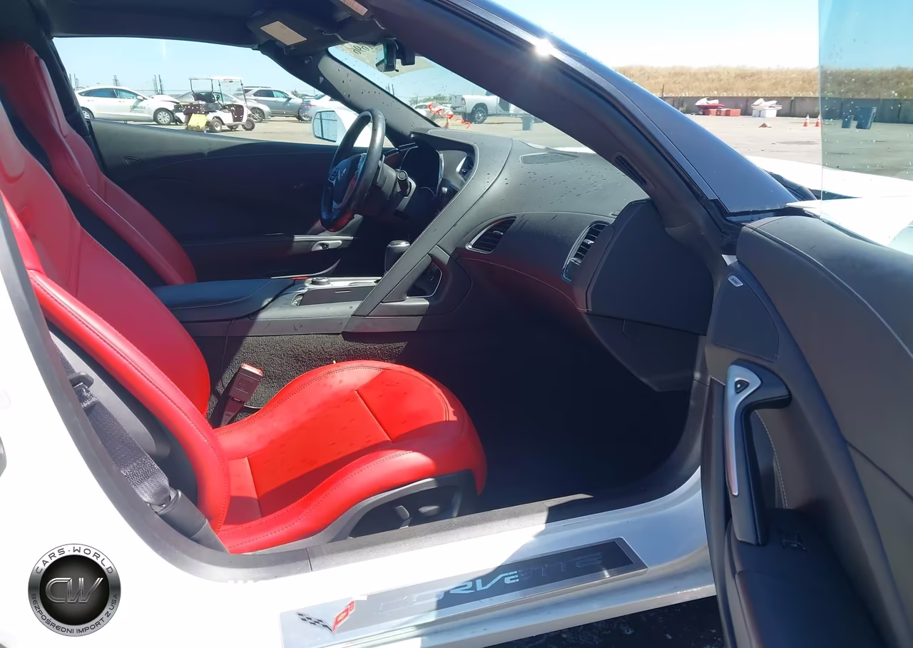 2015 Chevrolet Corvette Stingray VIN:1G1YB2D70F5101253 - 5