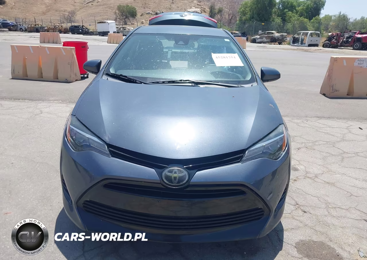 2017 Toyota Corolla Le VIN:5YFBURHE3HP713686 - 12