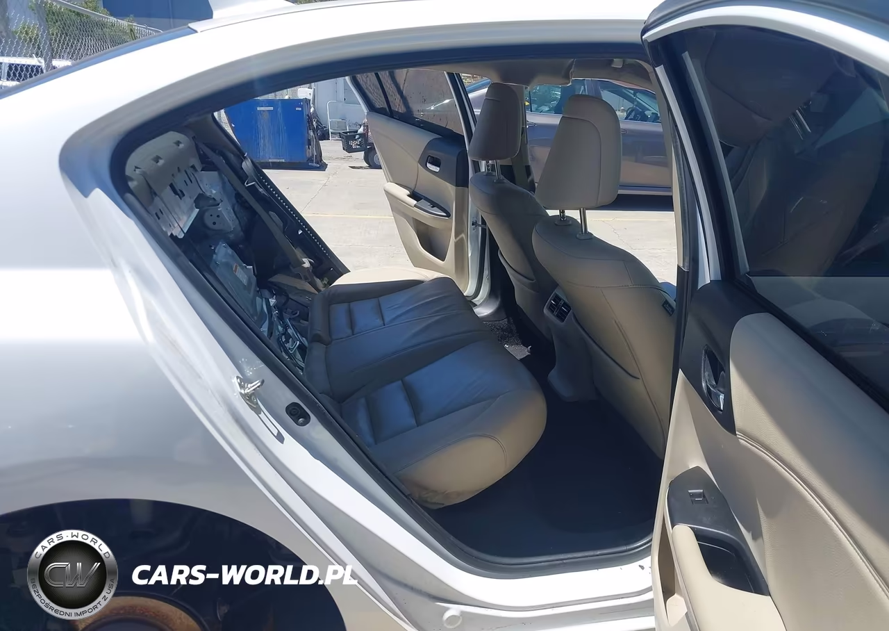 2015 Honda Accord Hybrid Touring VIN:1HGCR6F77FA013925 - 8