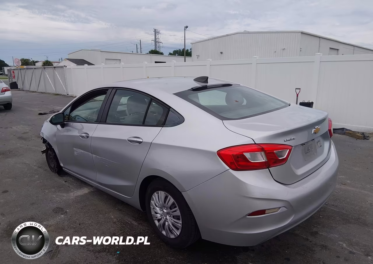 2017 Chevrolet Cruze Ls Auto VIN:1G1BC5SM9H7230872 - 3