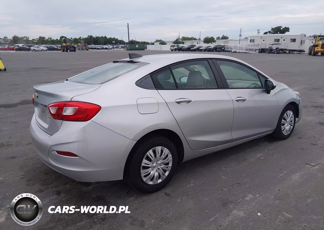 2017 Chevrolet Cruze Ls Auto VIN:1G1BC5SM9H7230872 - 4