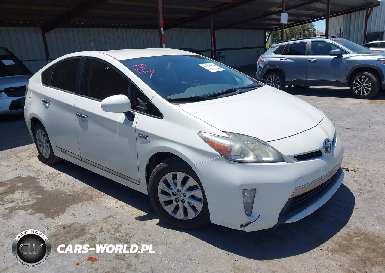 2013 Toyota Prius Plug-In – zdjęcie 1 z 17
