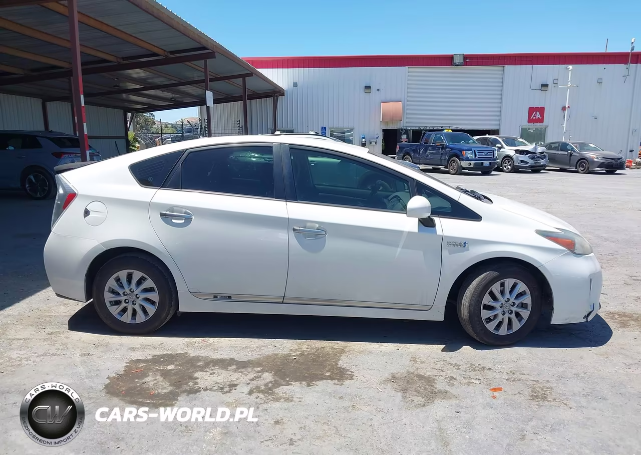 2013 Toyota Prius Plug-In VIN:JTDKN3DP2D3044301 - 14
