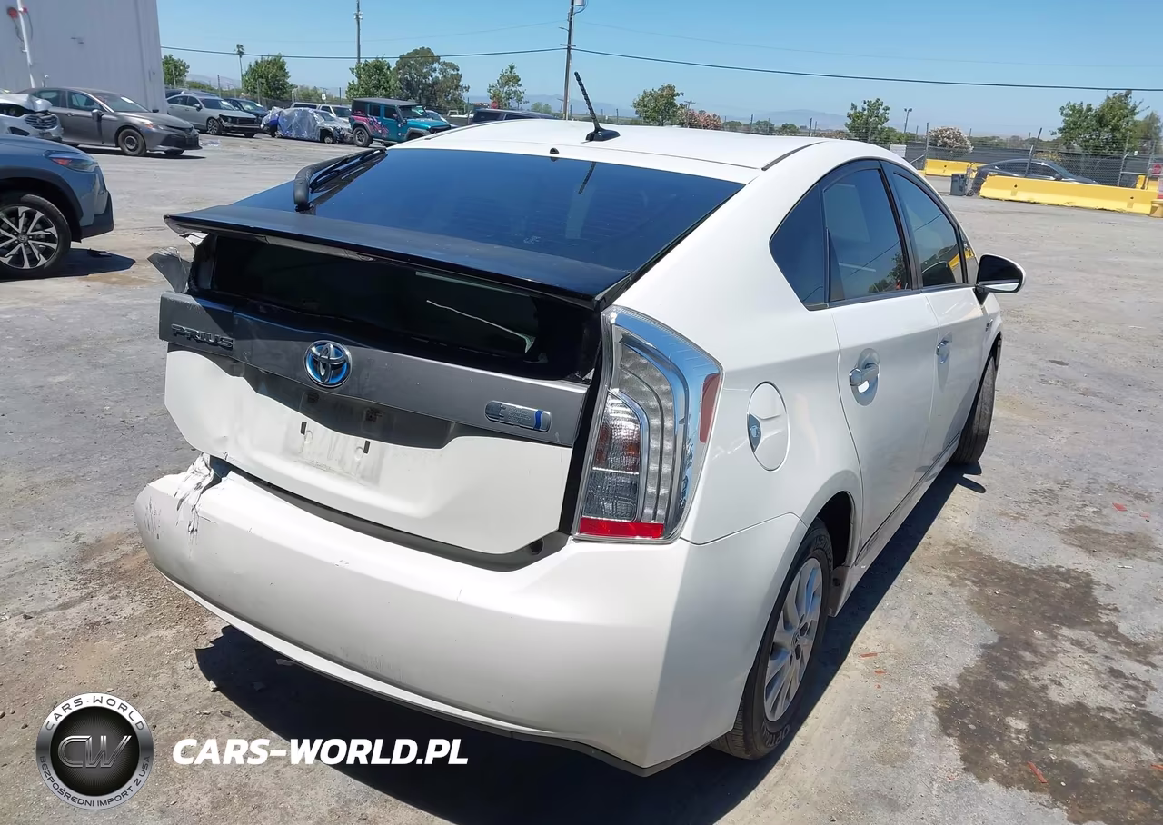 2013 Toyota Prius Plug-In VIN:JTDKN3DP2D3044301 - 4