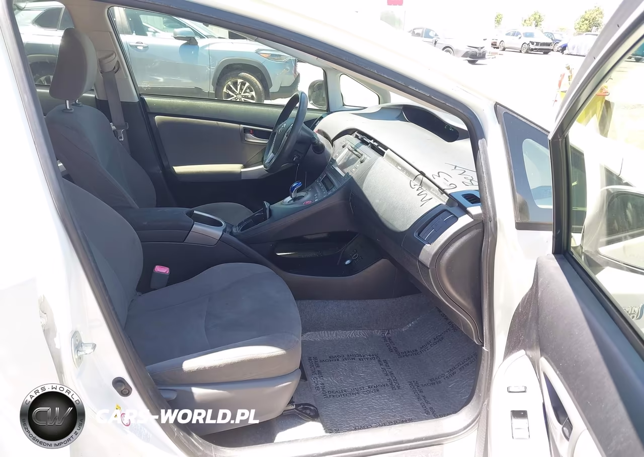 2013 Toyota Prius Plug-In VIN:JTDKN3DP2D3044301 - 5