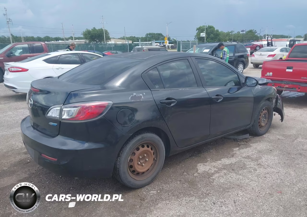 2013 Mazda Mazda3 I Sport VIN:JM1BL1U78D1746175 - 4