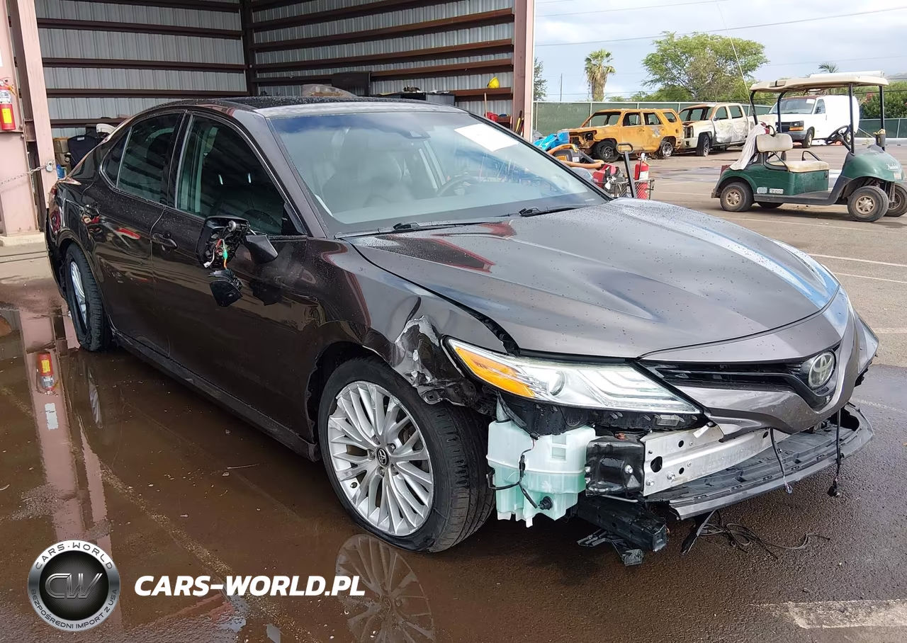 2018 Toyota Camry Xle VIN:4T1B11HK4JU136171 - 18