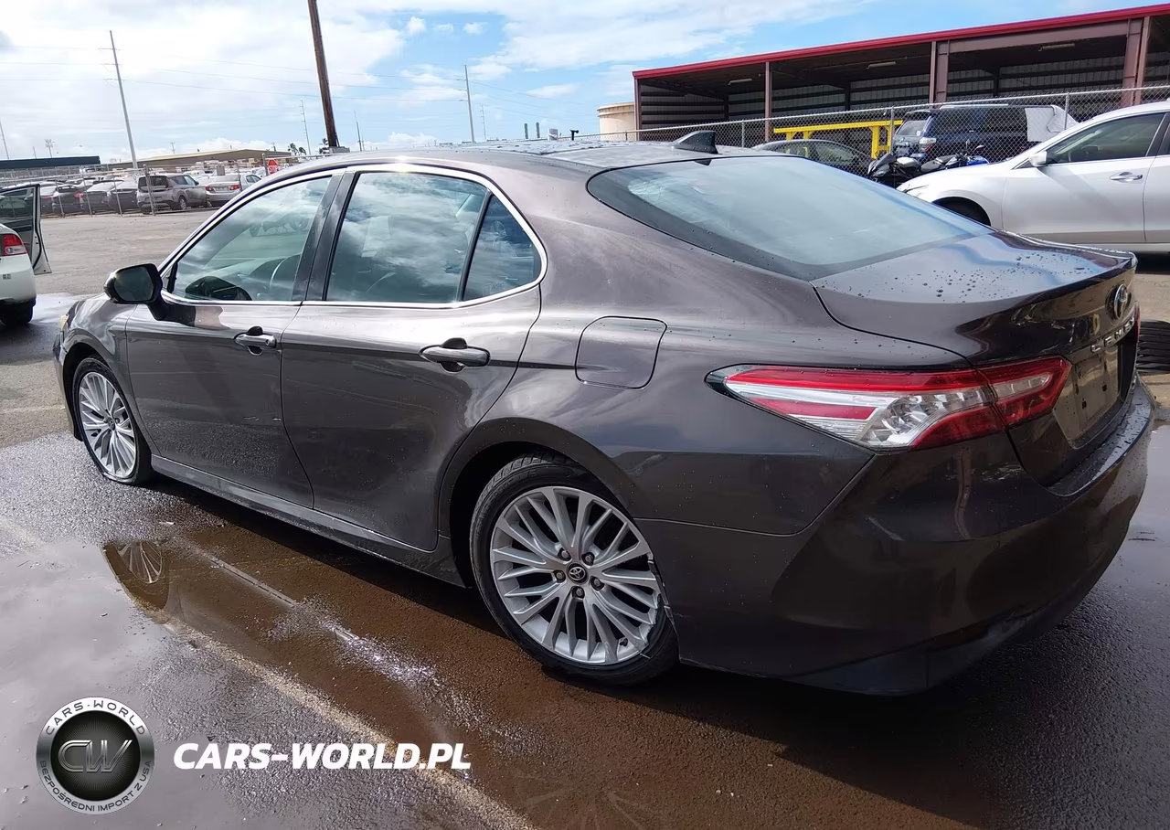 2018 Toyota Camry Xle VIN:4T1B11HK4JU136171 - 3
