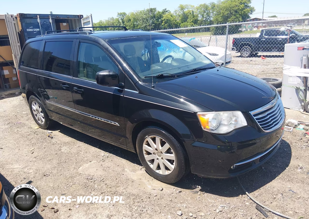 2013 Chrysler Town & Country Touring – zdjęcie 1 z 11