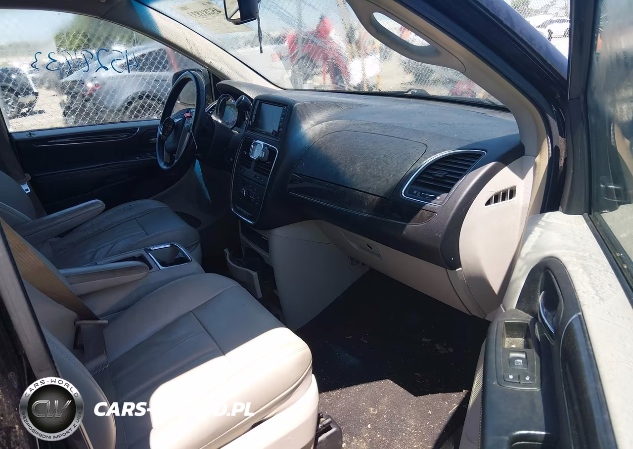 2013 Chrysler Town & Country Touring VIN:2C4RC1BG7DR560172 - 5