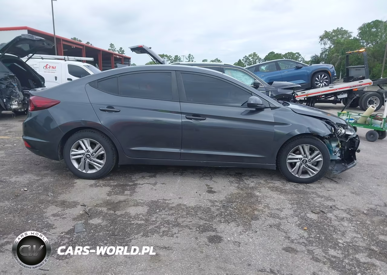 2020 Hyundai Elantra Sel VIN:5NPD84LF9LH552203 - 13