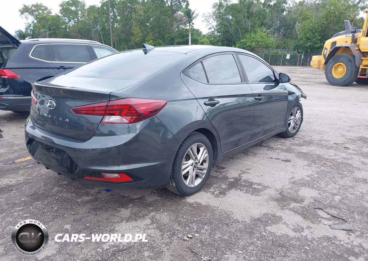 2020 Hyundai Elantra Sel VIN:5NPD84LF9LH552203 - 4