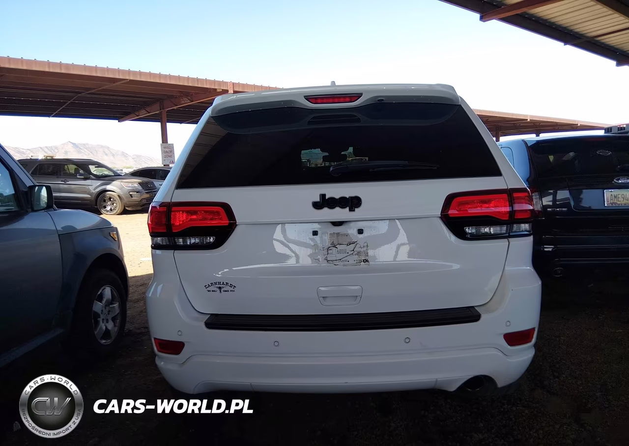 2018 Jeep Grand Cherokee Altitude 4X2 VIN:1C4RJEAG3JC460587 - 16