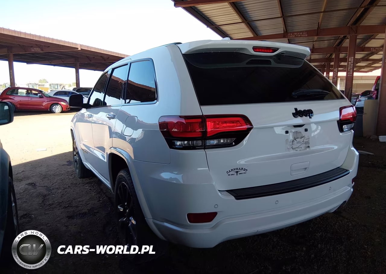 2018 Jeep Grand Cherokee Altitude 4X2 VIN:1C4RJEAG3JC460587 - 3