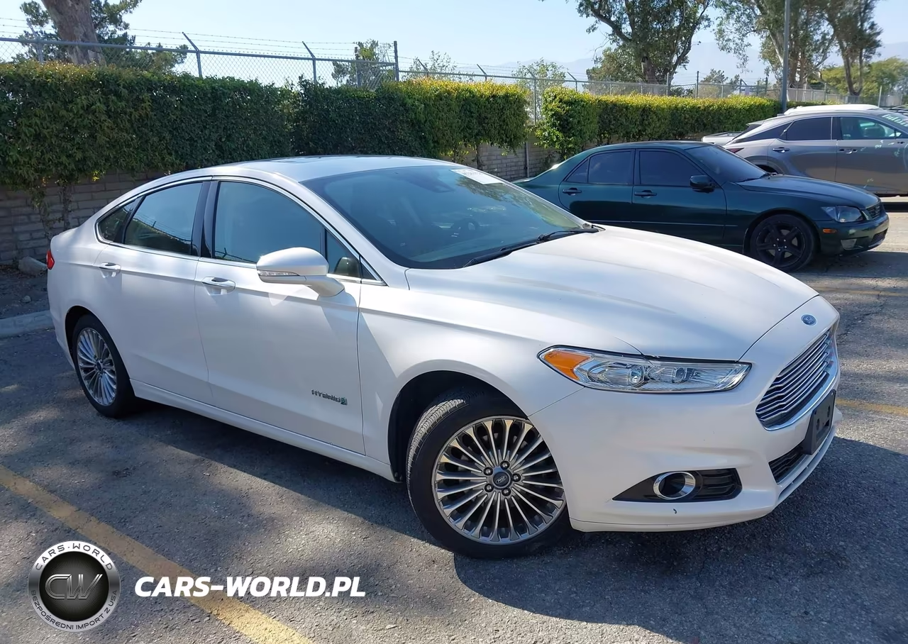 2014 Ford Fusion Hybrid Titanium – zdjęcie 1 z 18