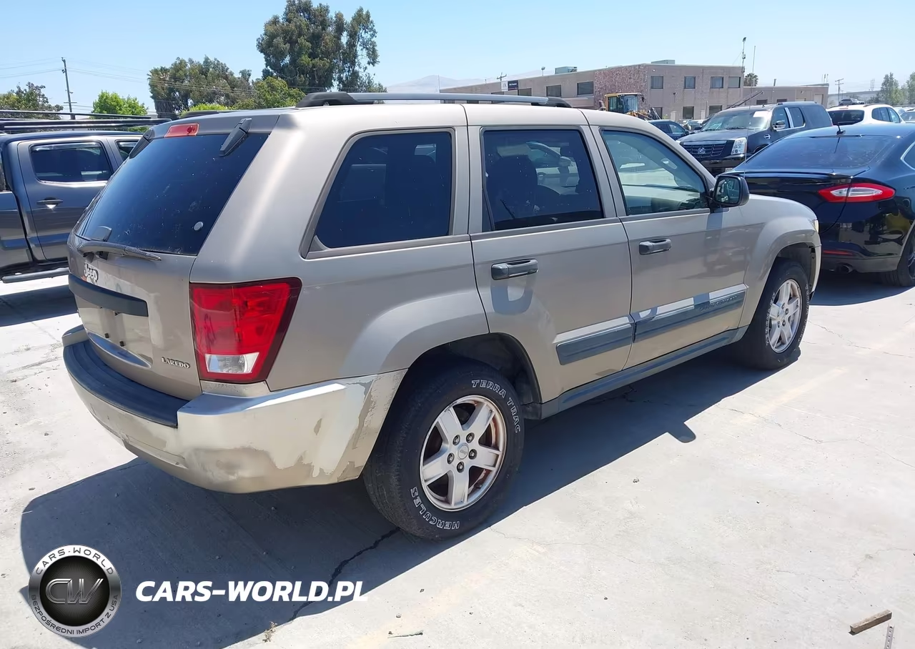 2005 Jeep Grand Cherokee Laredo VIN:1J4GR48K45C581276 - 4