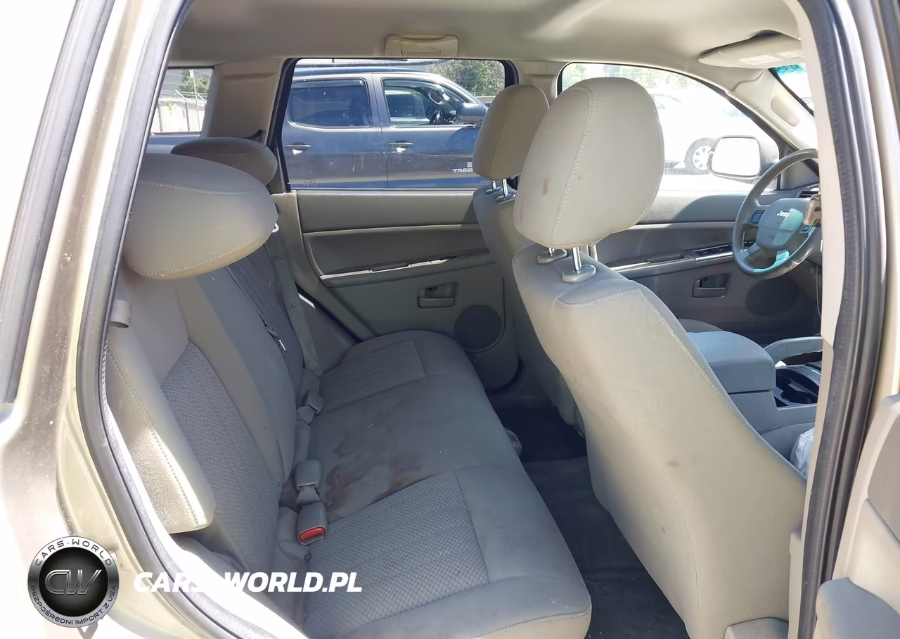 2005 Jeep Grand Cherokee Laredo VIN:1J4GR48K45C581276 - 8