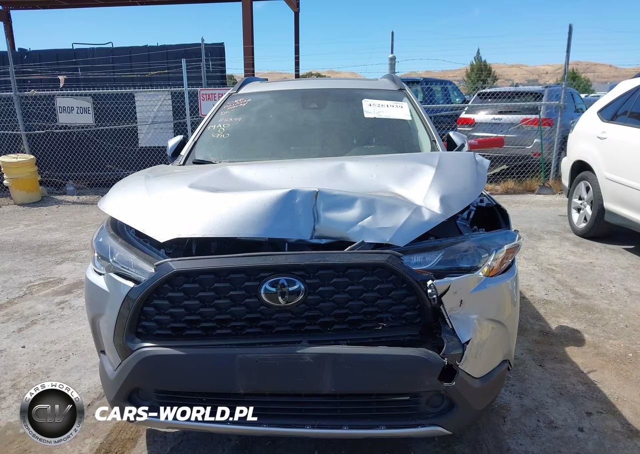 2022 Toyota Corolla Cross Le VIN:7MUBAABG8NV030234 - 12