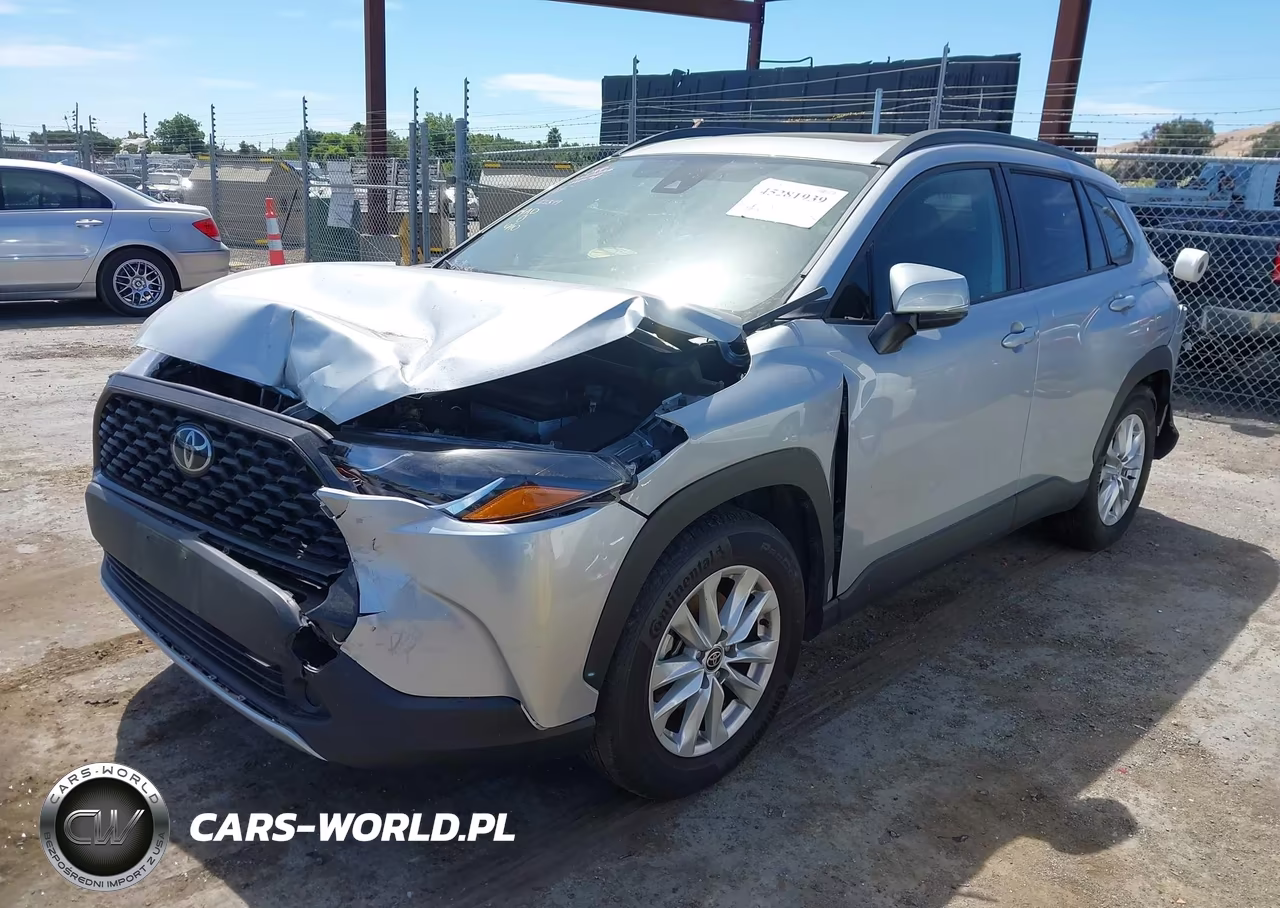 2022 Toyota Corolla Cross Le VIN:7MUBAABG8NV030234 - 2