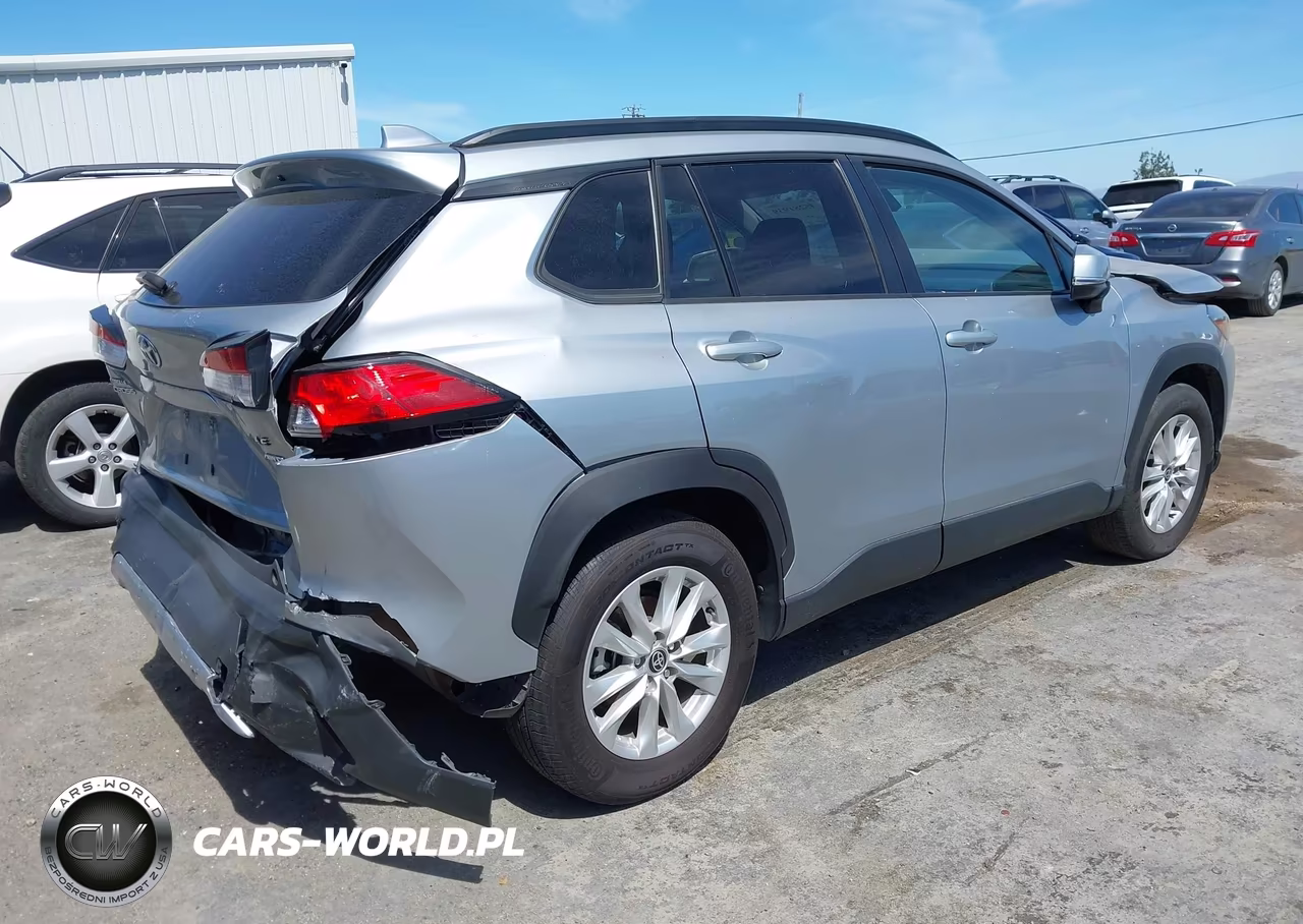 2022 Toyota Corolla Cross Le VIN:7MUBAABG8NV030234 - 4