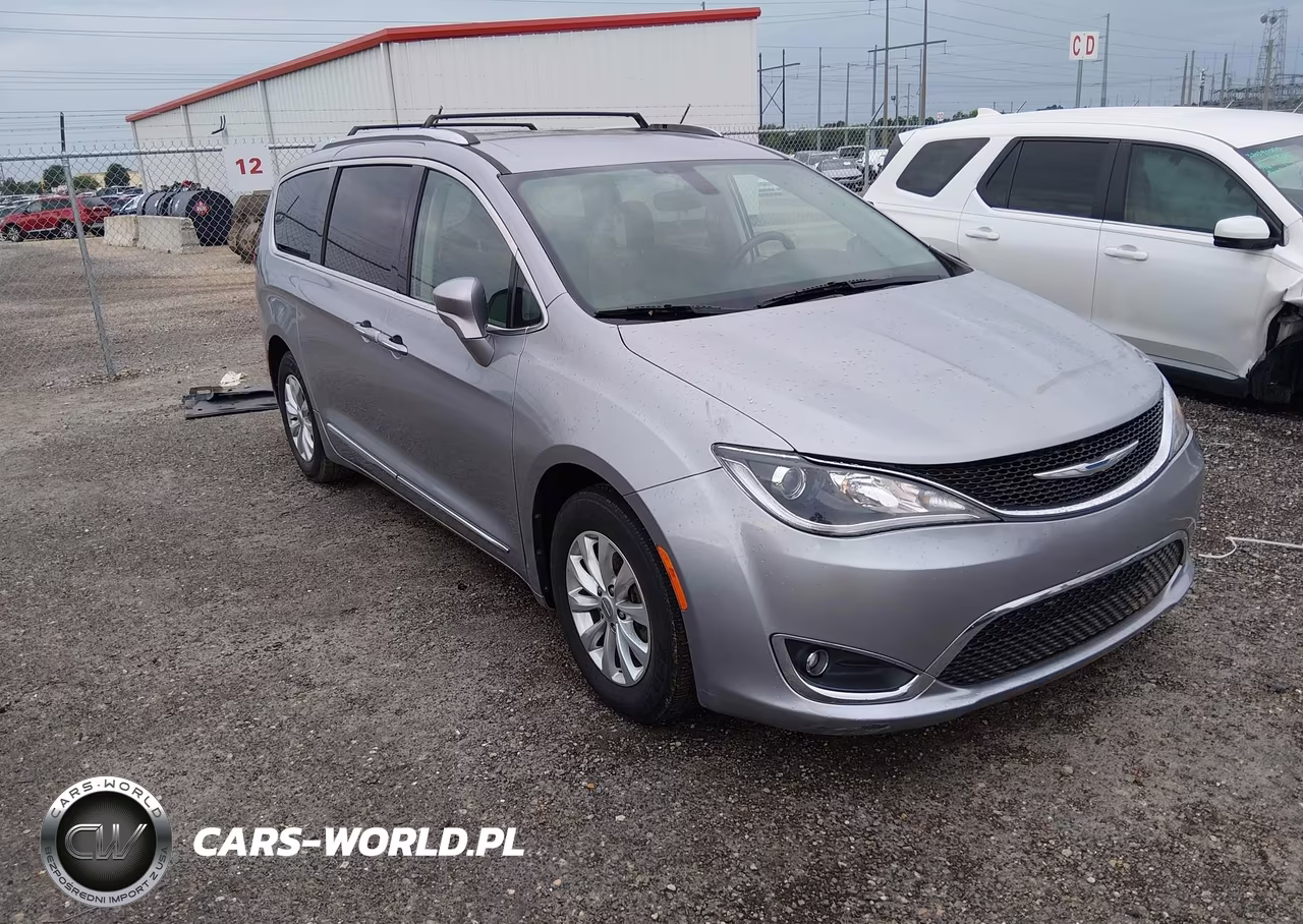 2018 Chrysler Pacifica Touring L – zdjęcie 1 z 17
