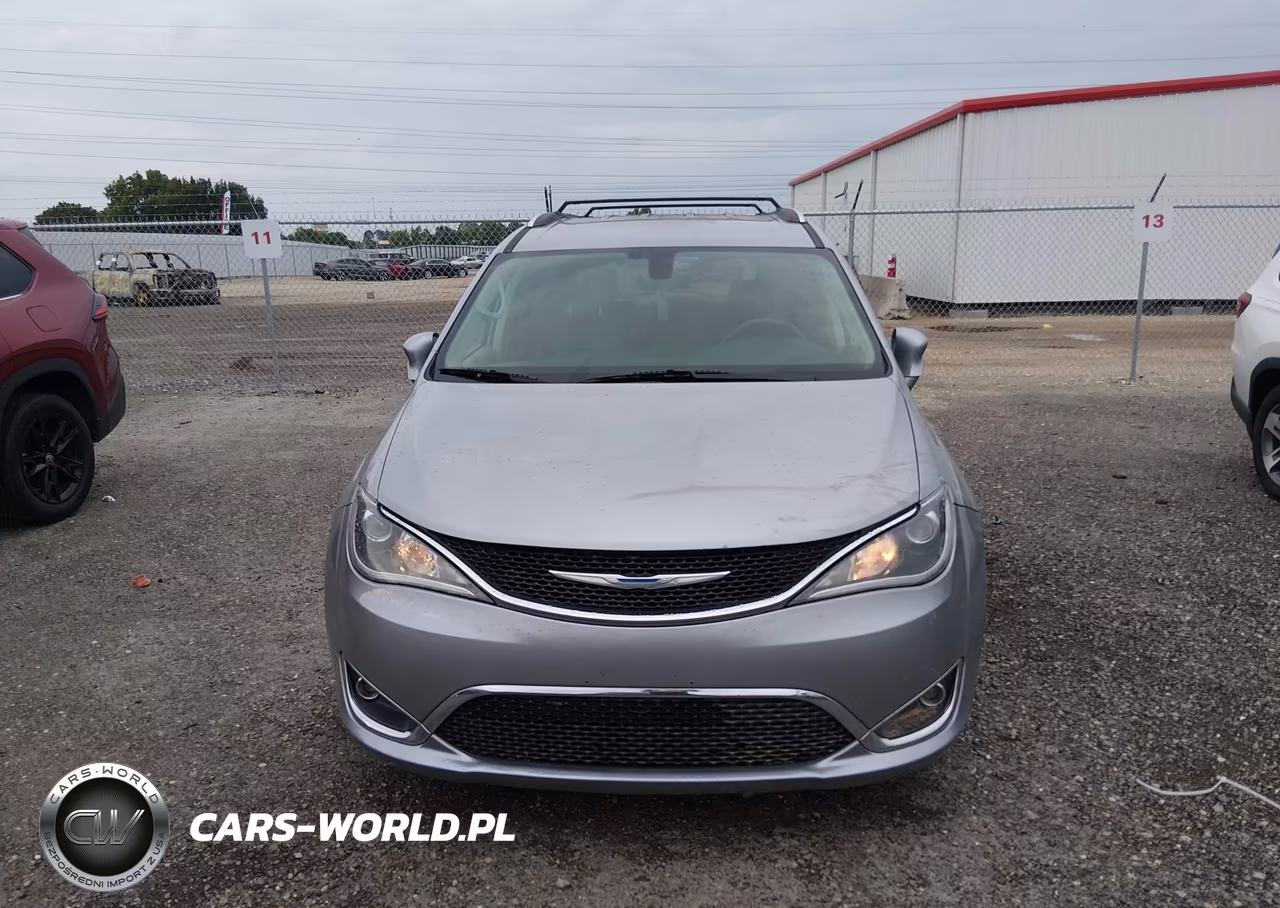 2018 Chrysler Pacifica Touring L VIN:2C4RC1BG1JR142850 - 13