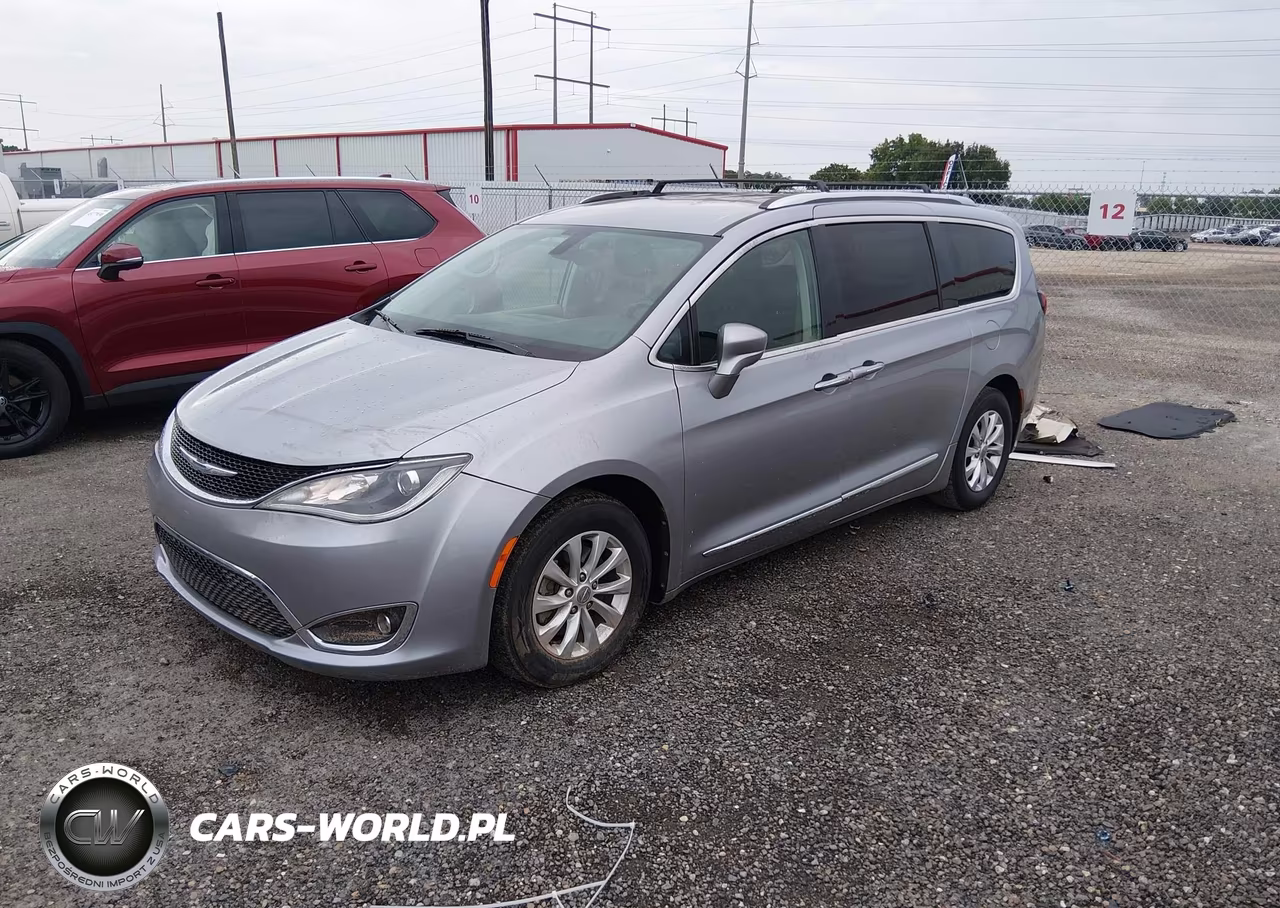 2018 Chrysler Pacifica Touring L VIN:2C4RC1BG1JR142850 - 2