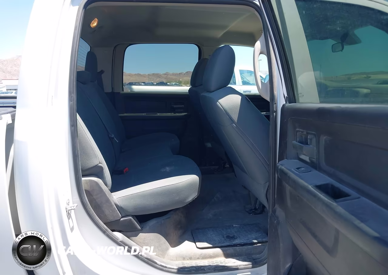 2017 Ram 3500 Tradesman 4X4 6'4 Box VIN:3C63R3CL6HG707211 - 8