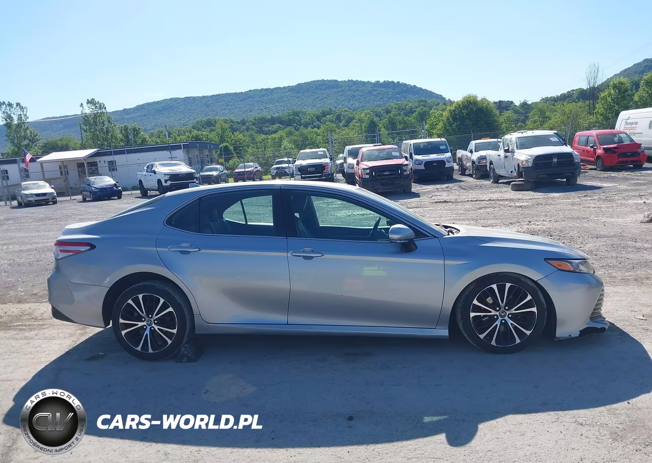 2019 Toyota Camry Le VIN:4T1B11HK7KU263448 - 14