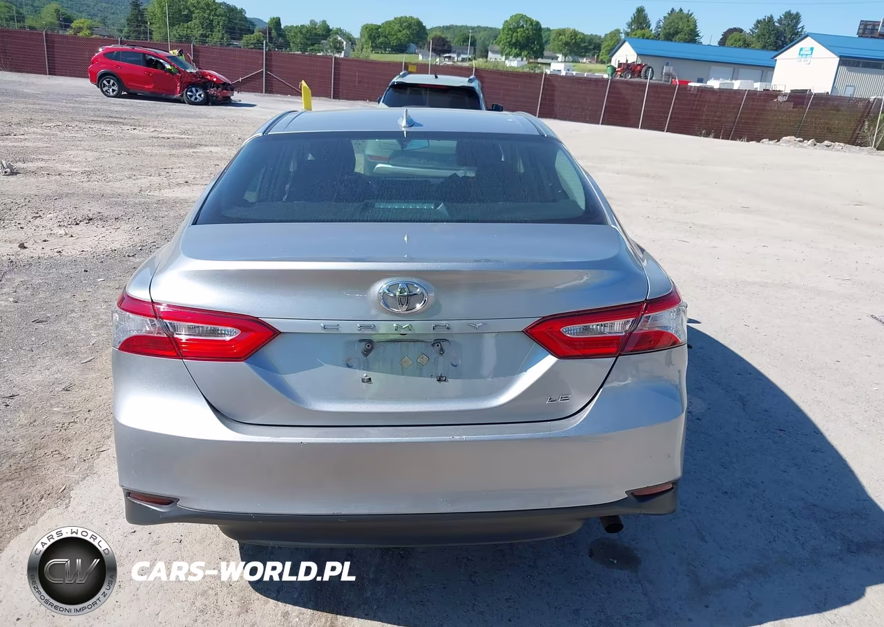 2019 Toyota Camry Le VIN:4T1B11HK7KU263448 - 17