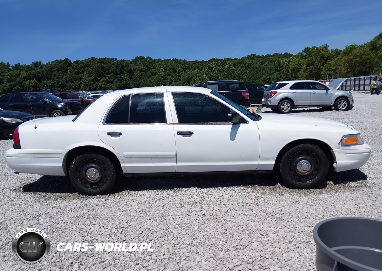 2005 Ford Crown Victoria Police VIN:2FAFP71W25X132659 - 13