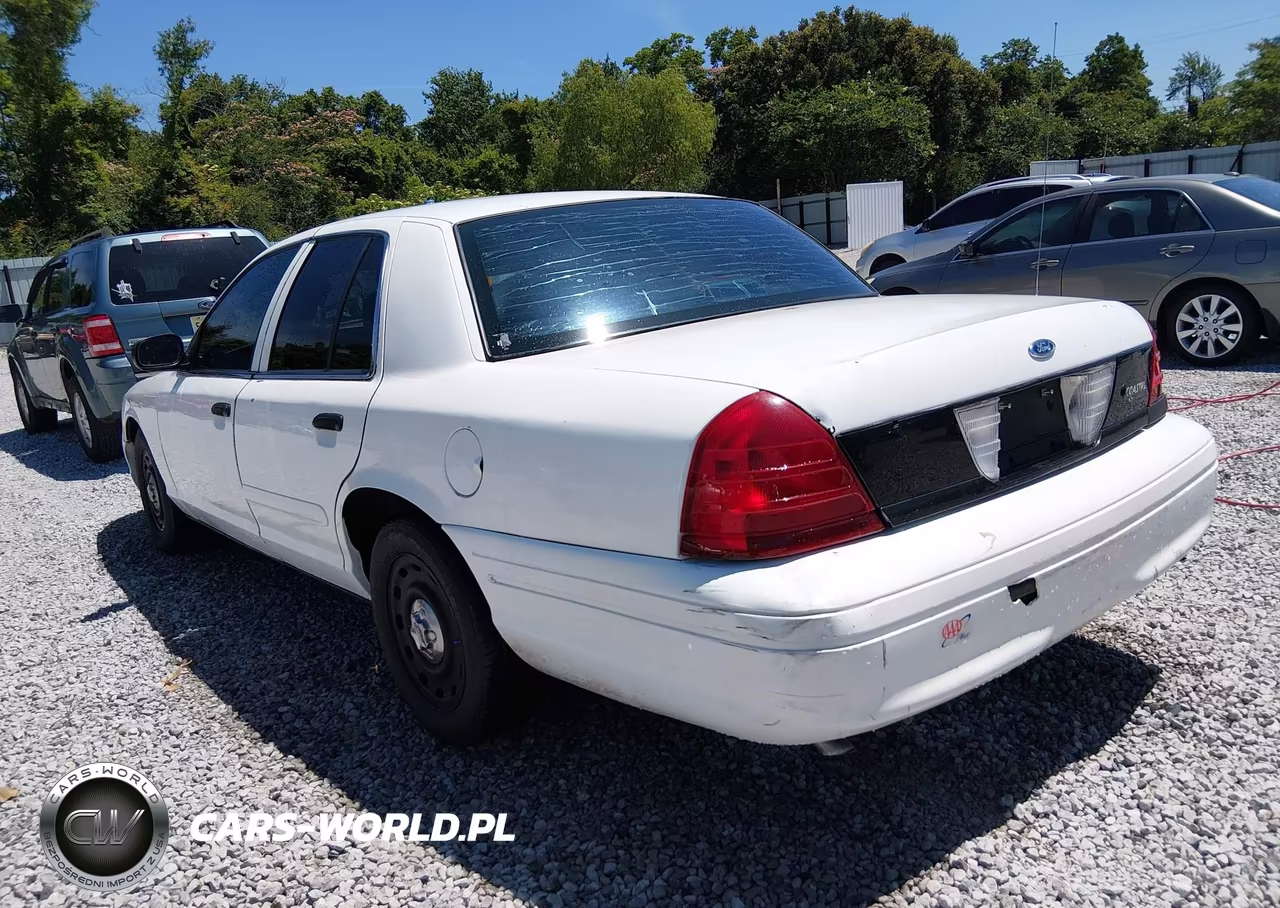 2005 Ford Crown Victoria Police VIN:2FAFP71W25X132659 - 3