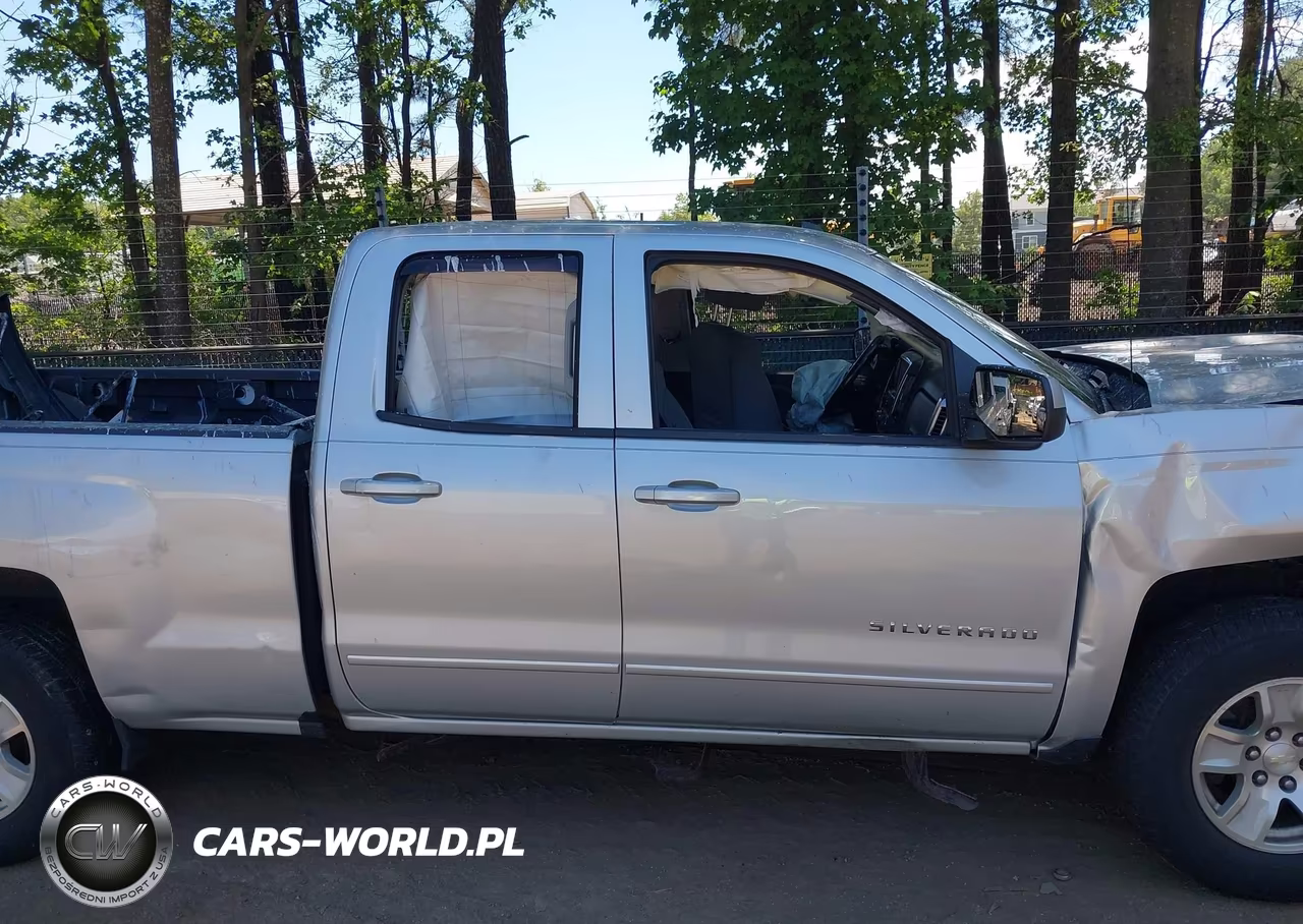 2018 Chevrolet Silverado 1500 1Lt VIN:1GCRCREH7JZ180897 - 12