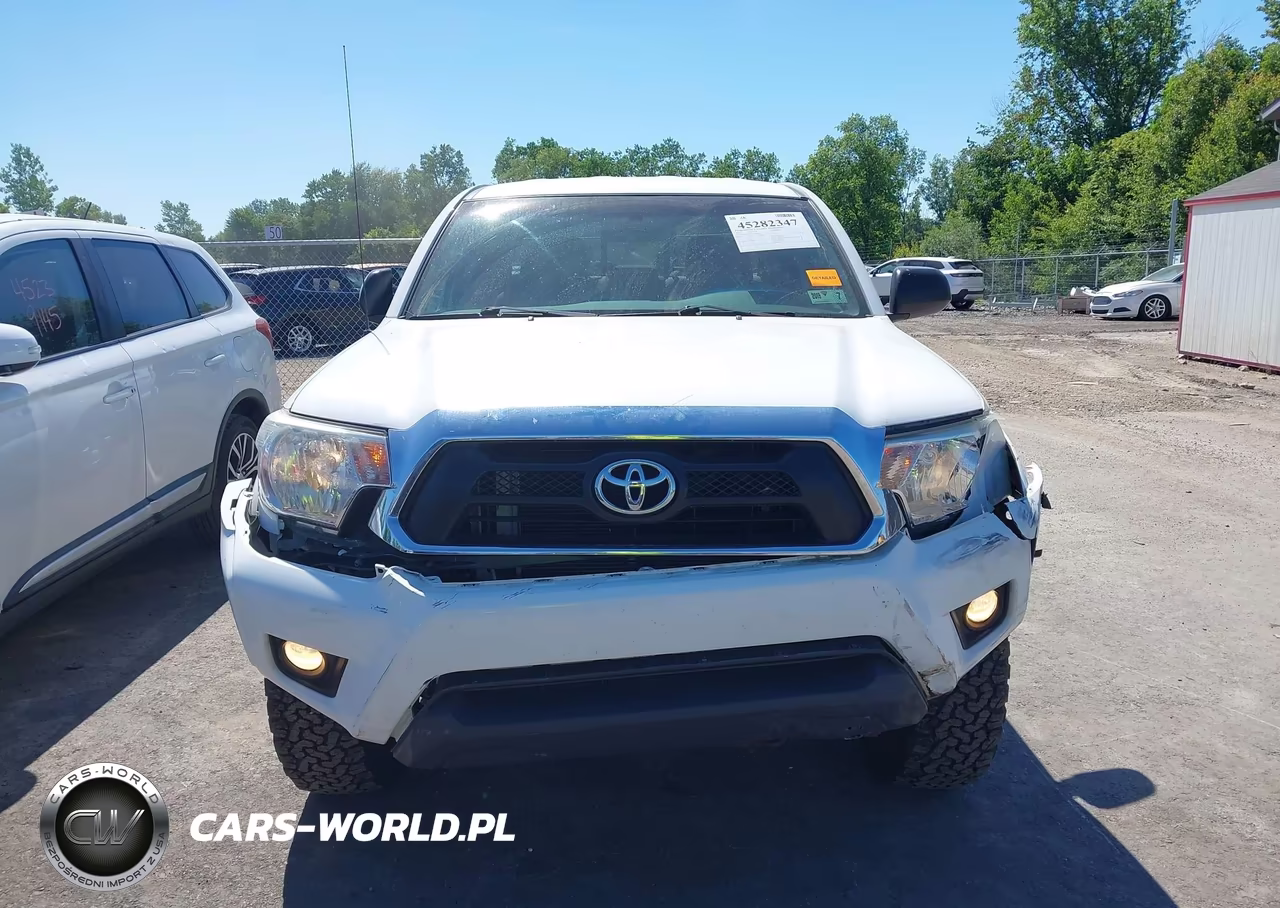 2015 Toyota Tacoma Base V6 VIN:3TMLU4EN6FM192656 - 12