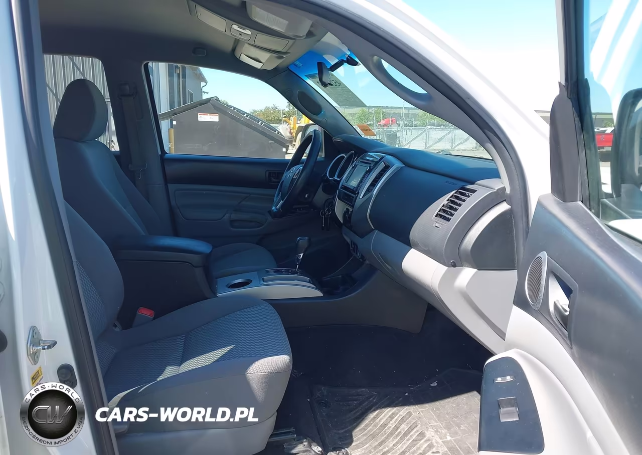 2015 Toyota Tacoma Base V6 VIN:3TMLU4EN6FM192656 - 5