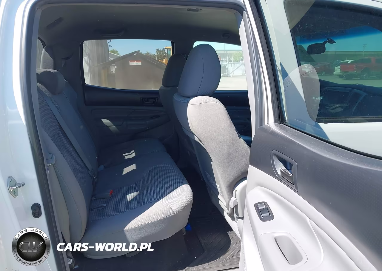 2015 Toyota Tacoma Base V6 VIN:3TMLU4EN6FM192656 - 8